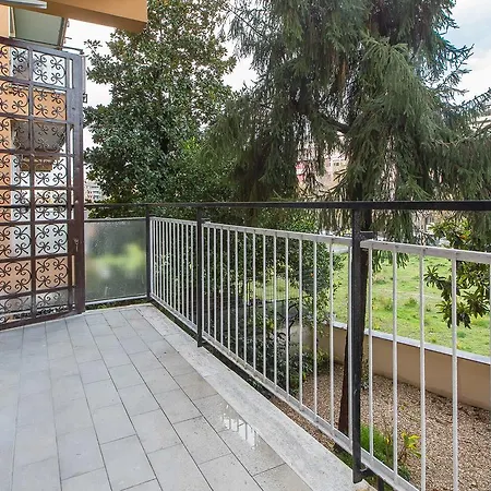 Monteverde Balcony * روما